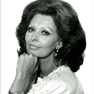 Meet your Posher, Vee